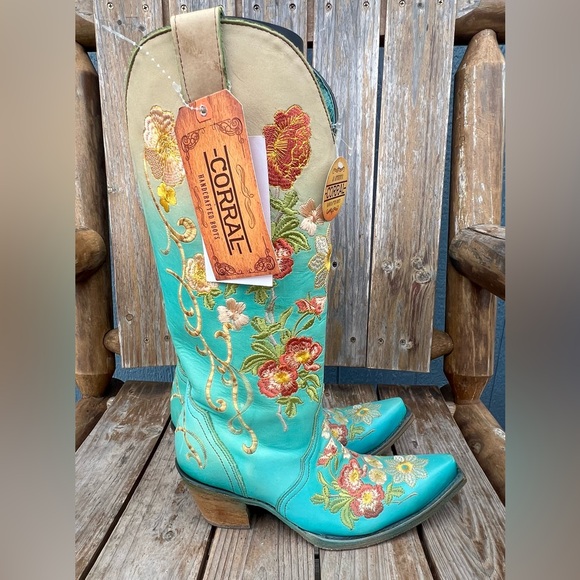 Corral Shoes - Corral Embroidered Floral Leather Western Boot 7.5 B